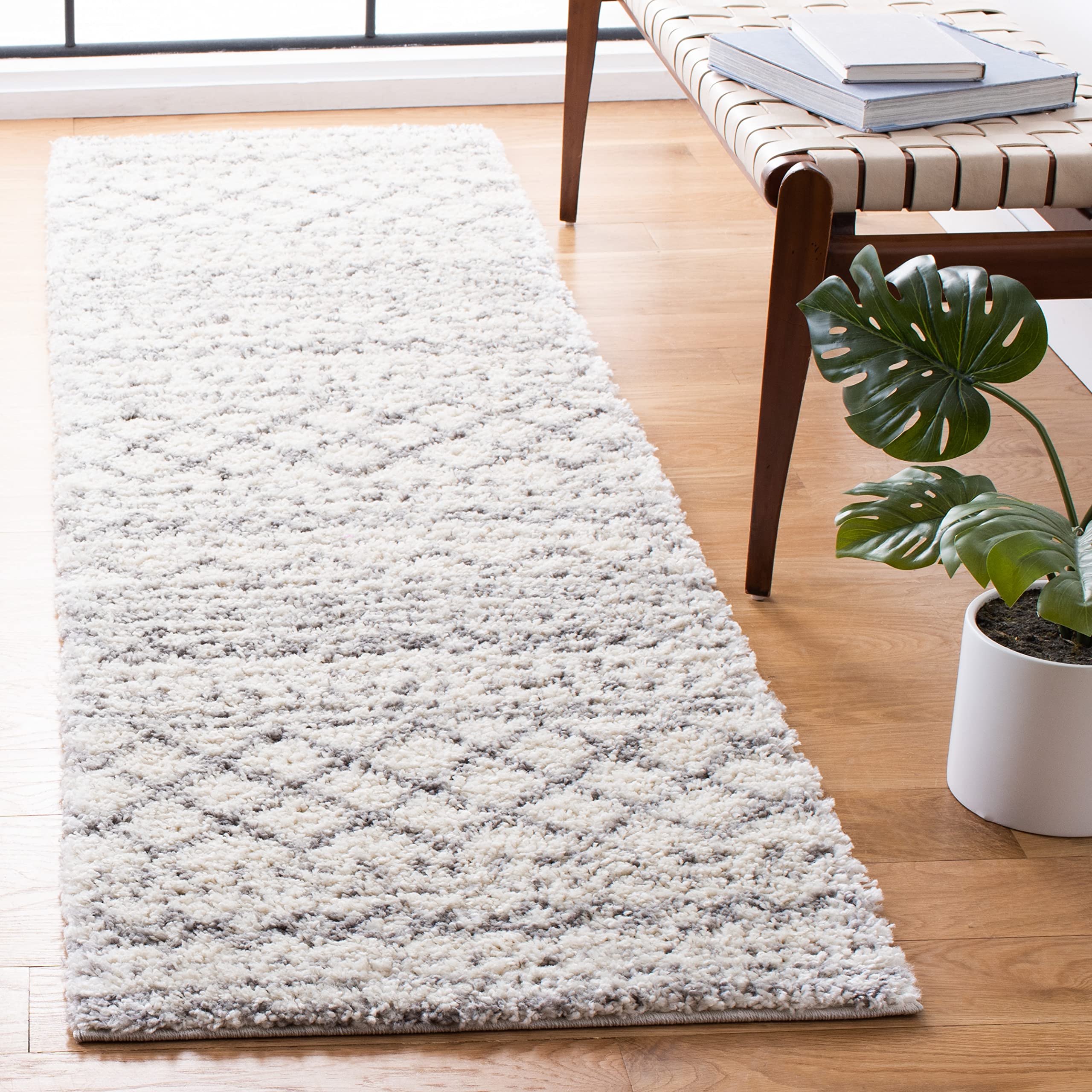 SAFAVIEH Arizona Shag Area Rug