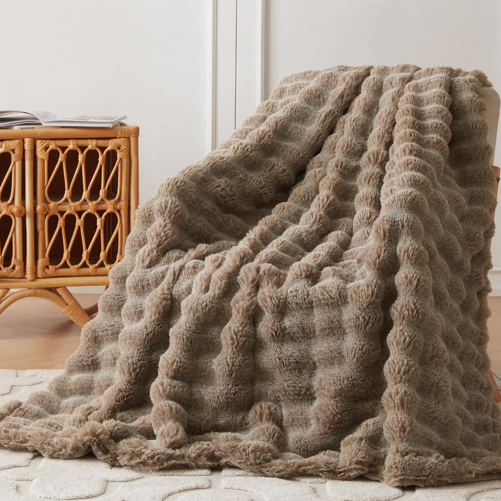 COOVA Faux Fur Throw Blanket