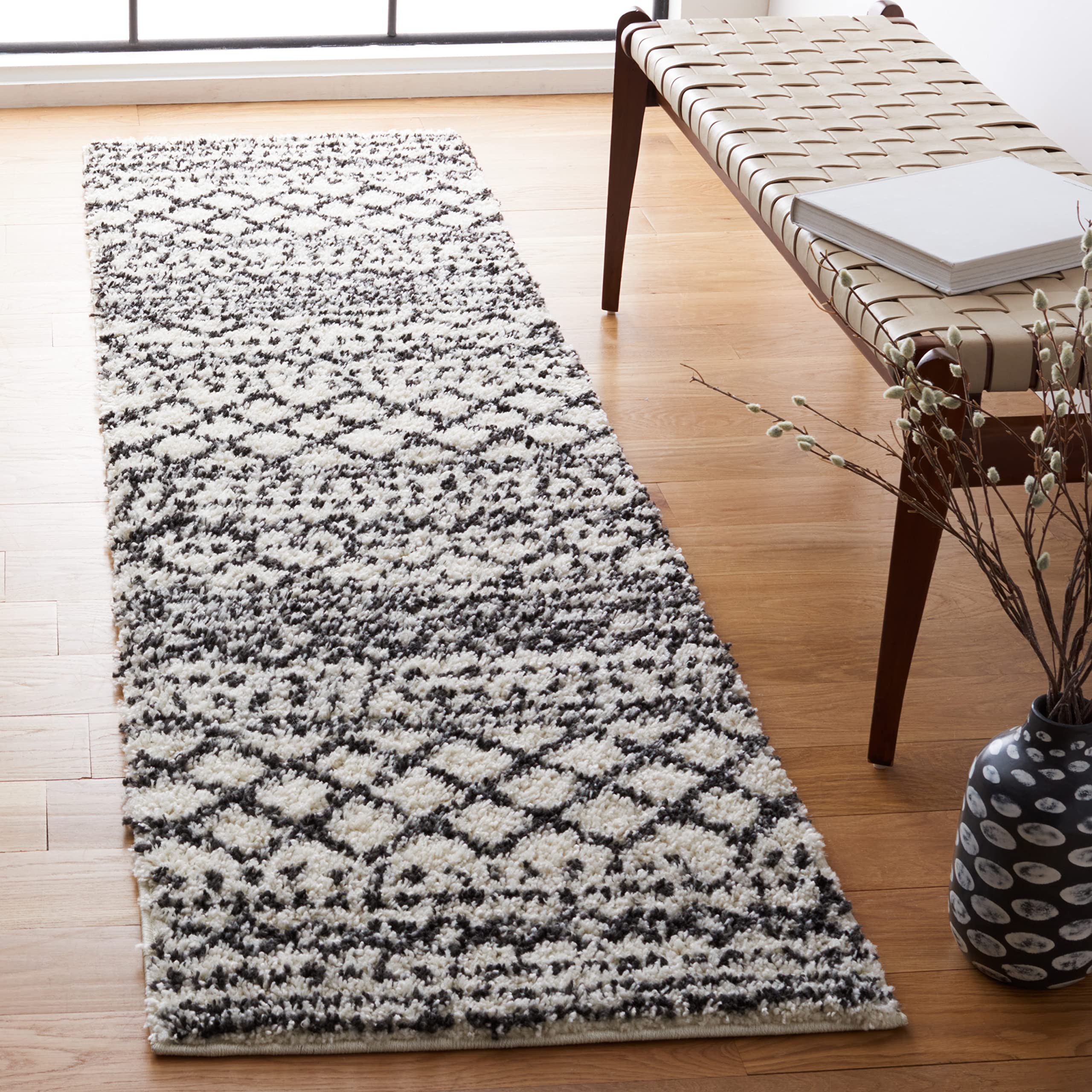 SAFAVIEH Arizona Shag Area Rug